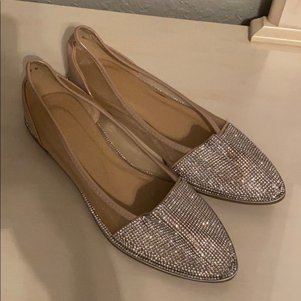 Low cut shoes